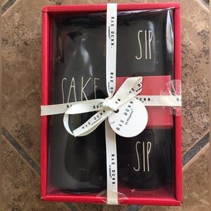 Rae Dunn 🍶 Ceramic Magenta Sake & 2 Sip/Shot Glasses🍣🍤🥢